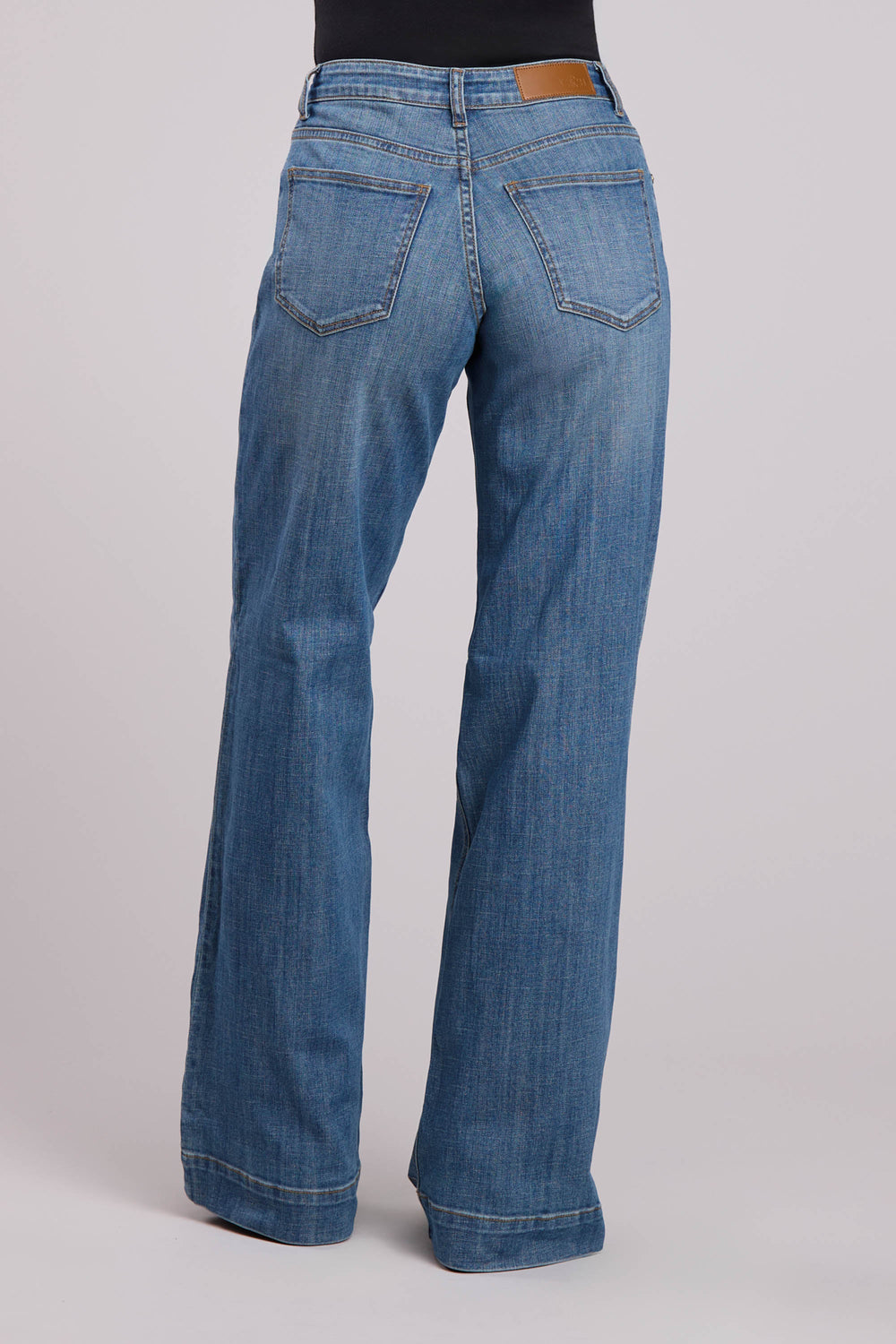 Womens Jeans Button Med Wash Plain Back Pkt W/ Seams Western Shirt