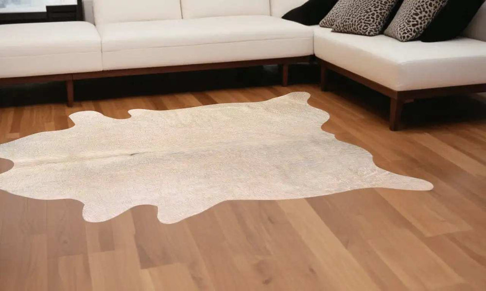 6' X 7' Off White Natural Cowhide Area Rug - Homeroots - Flyclothing LLC