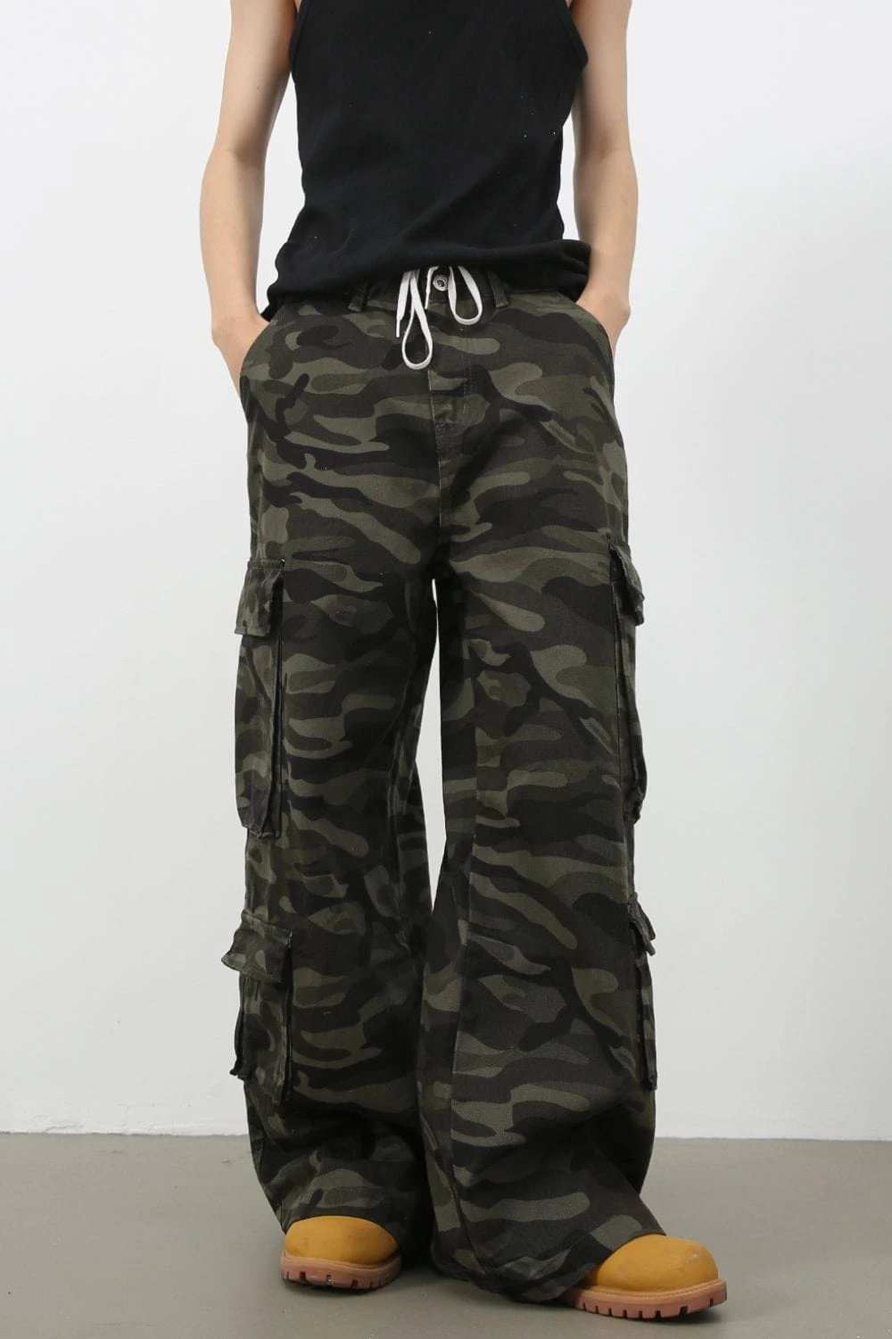 Men's Camouflage Wide Leg Jeans with Cargo Pockets - Trendsi - Flyclothing LLC