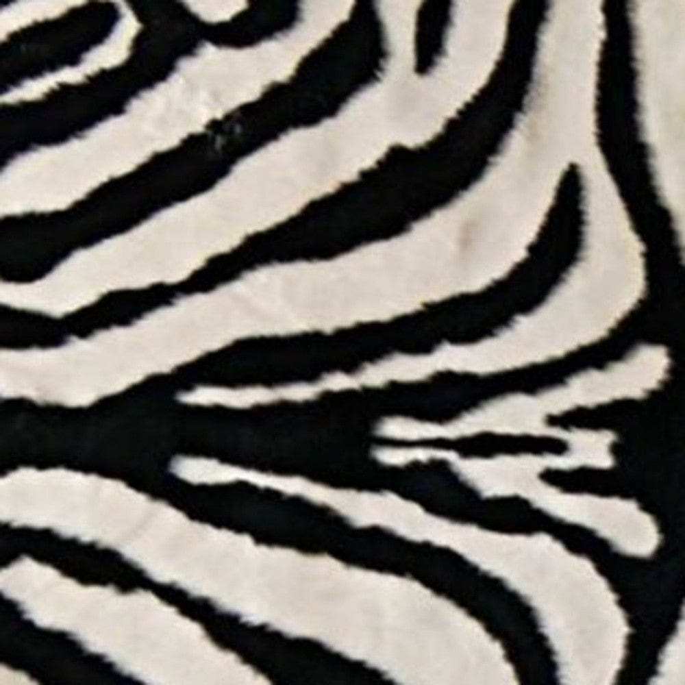 5' X 7' Black and White Faux Cowhide Zebra Print Area Rug - Homeroots - Flyclothing LLC