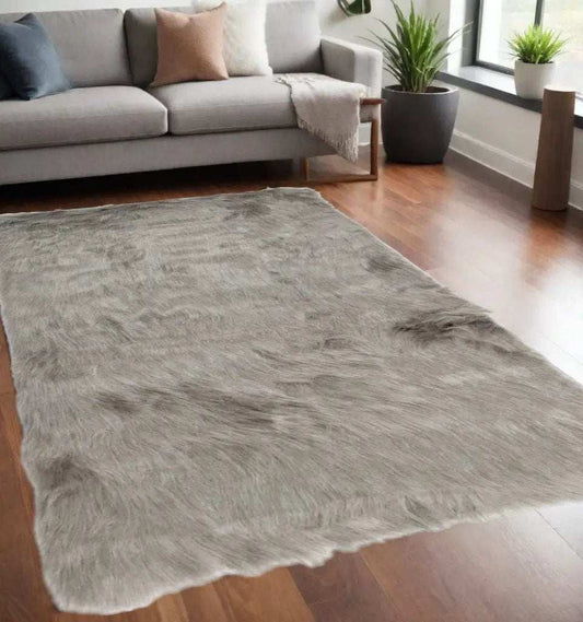 5' X 8' Gray Faux Sheepskin Area Rug - Homeroots - Flyclothing LLC