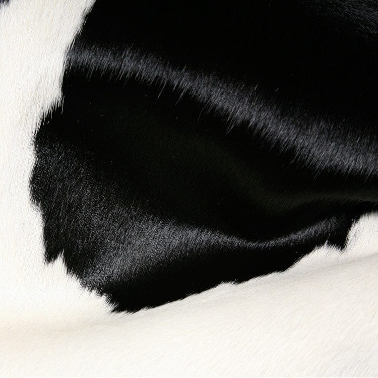 60" X 84" Black And White Cowhide - Area Rug - Homeroots - Flyclothing LLC