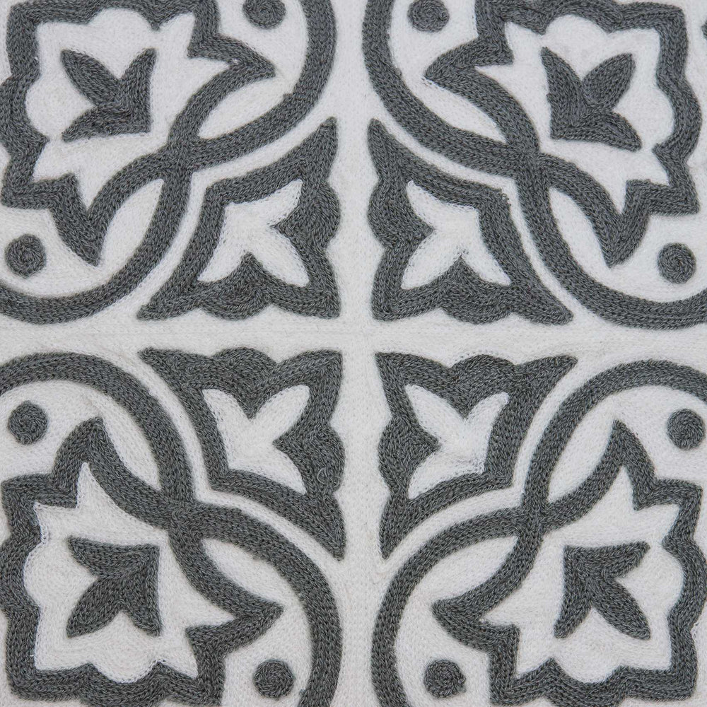 20" X 7" X 20" Traditional Gray And White Cotton Pillow Cover With Poly Insert - Homeroots - Flyclothing LLC