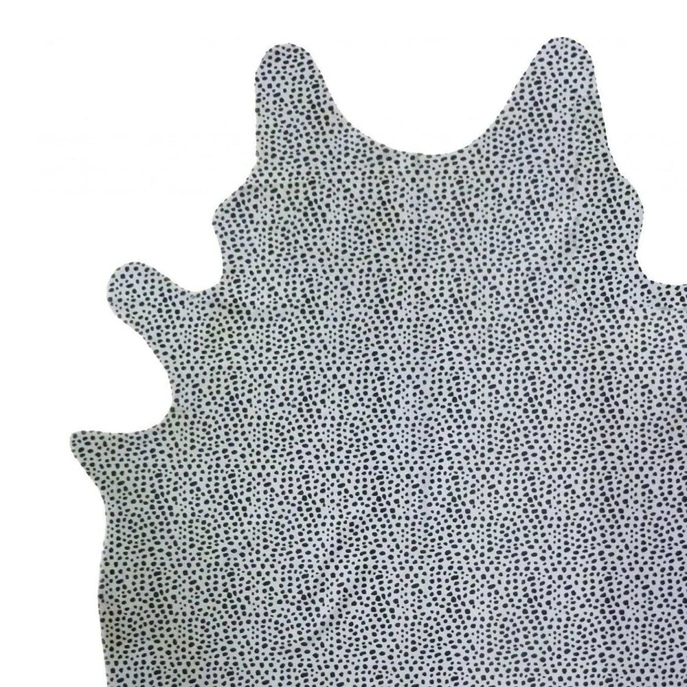 6 Ft Black And White Cheetah Stenciled Cowhide Rug - Homeroots - Flyclothing LLC