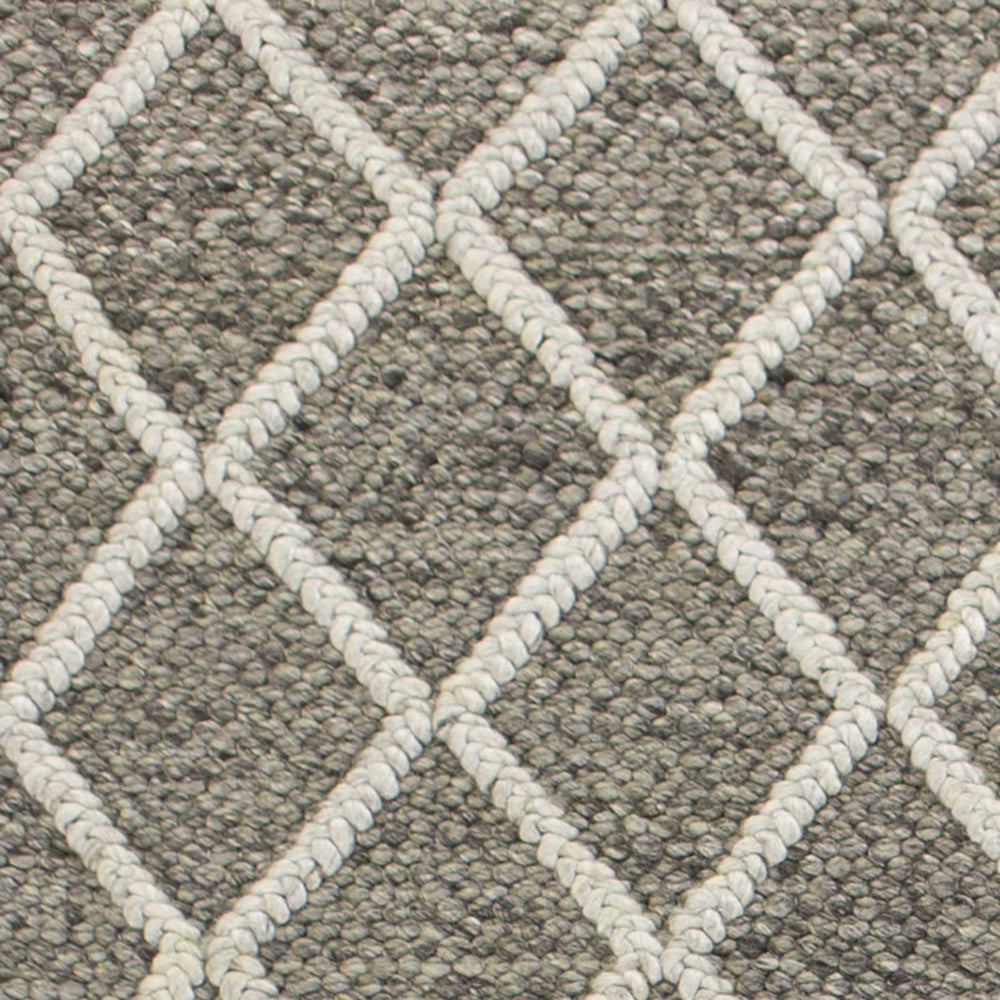 5' X 7' Dark Gray and Ivory Wool Diamond Hand Woven Berber Area Rug - Homeroots - Flyclothing LLC