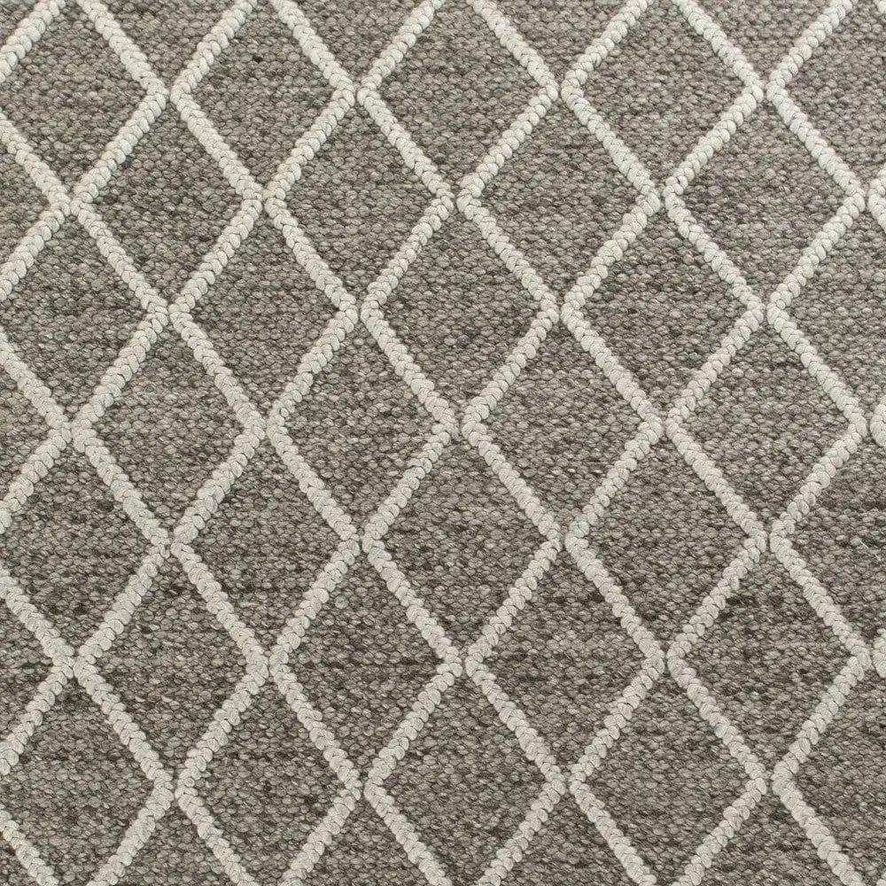 5' X 7' Dark Gray and Ivory Wool Diamond Hand Woven Berber Area Rug - Homeroots - Flyclothing LLC