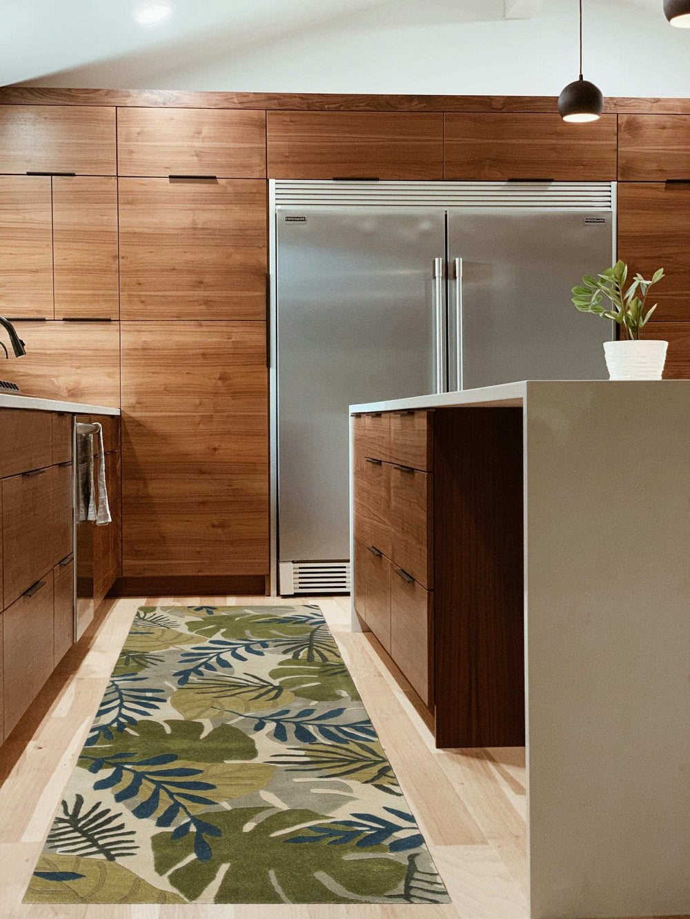 8' Ivory Hand Tufted Oversized Tropical Leaves Indoor Runner Rug - Homeroots - Flyclothing LLC