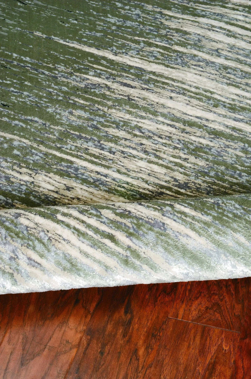 5' X 8' Silver Grey Machine Woven Abstract Brushstroke Indoor Area Rug - Homeroots - Flyclothing LLC