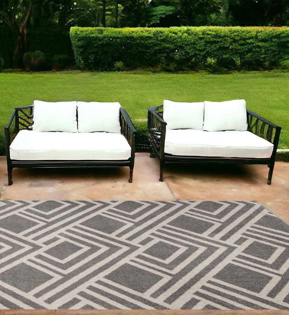 7' X 10' Gray Geometric Indoor Outdoor Area Rug - Homeroots - Flyclothing LLC