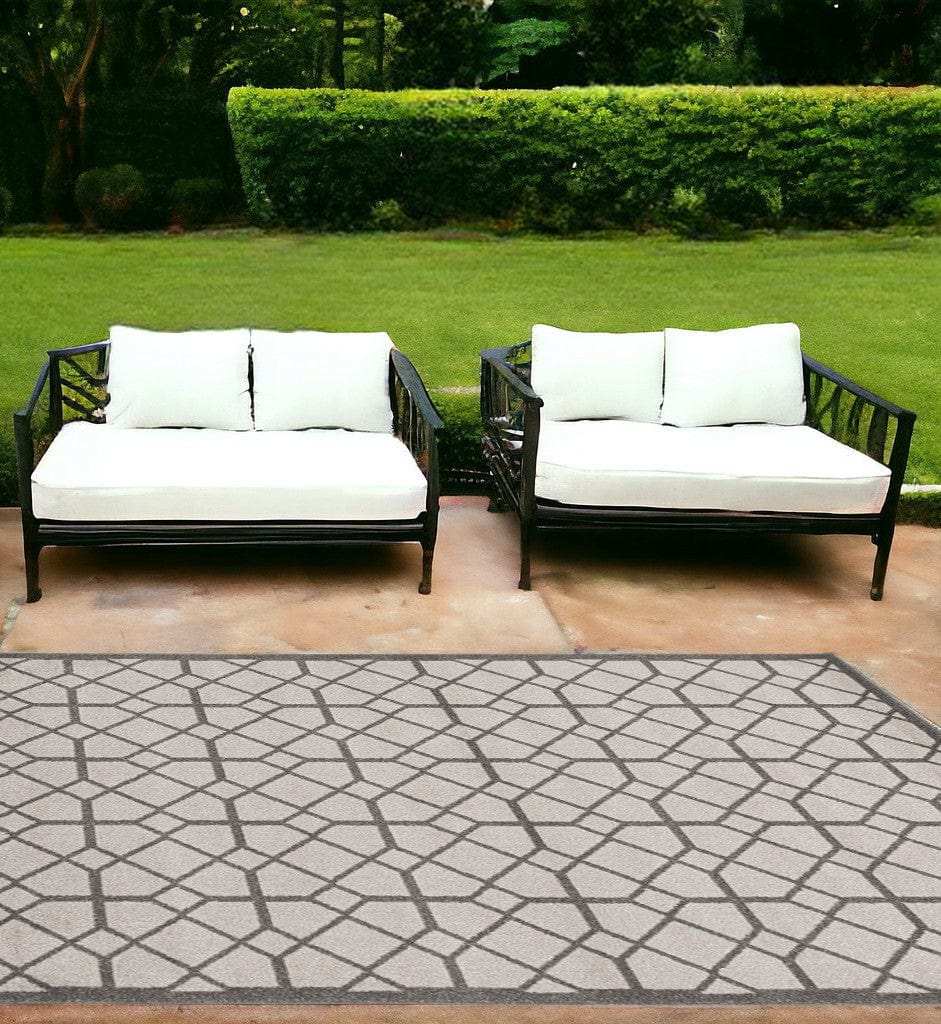 7' X 9' Ivory Or Grey Geometric Diamond Indoor Outdoor Area Rug - Homeroots - Flyclothing LLC