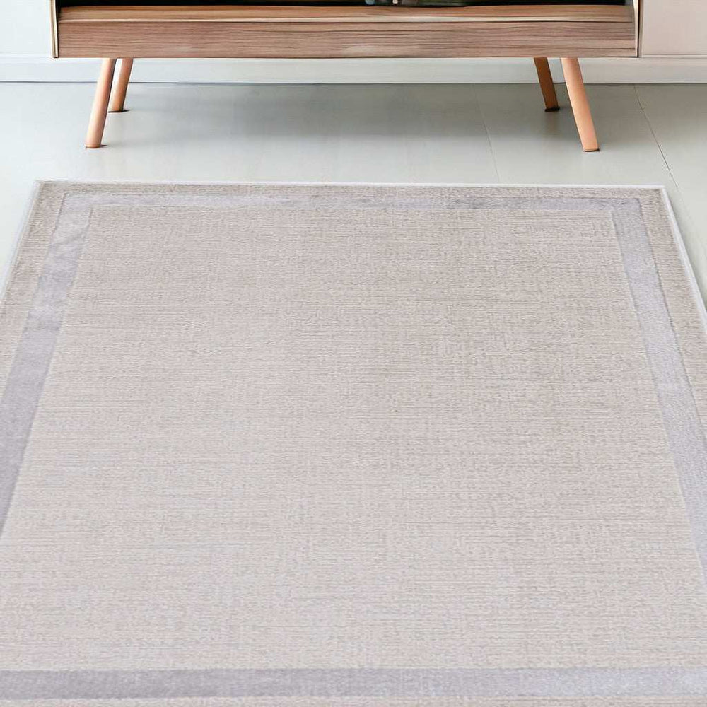 5' X 8' Ivory Silver Machine Woven Bordered Indoor Area Rug - Homeroots - Flyclothing LLC