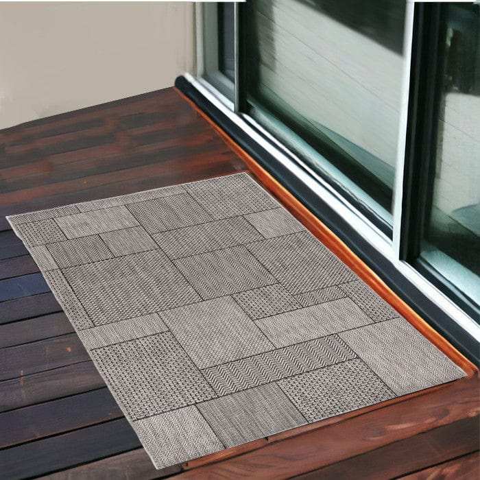 3' X 5' Gray Abstract Indoor Outdoor Area Rug - Homeroots - Flyclothing LLC