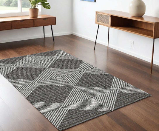 4' X 6' Gray and Ivory Geometric Area Rug - Homeroots - Flyclothing LLC