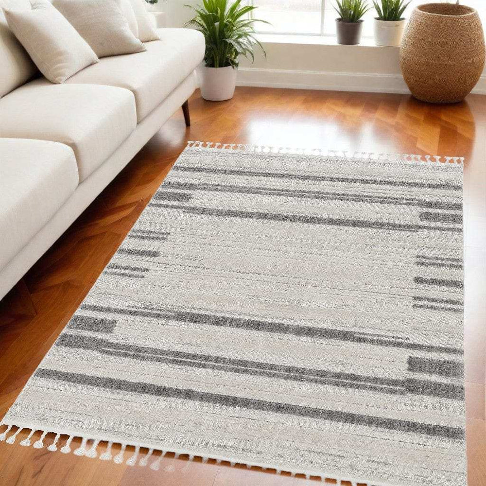 5' X 8' Gray and Ivory Abstract Area Rug - Homeroots - Flyclothing LLC