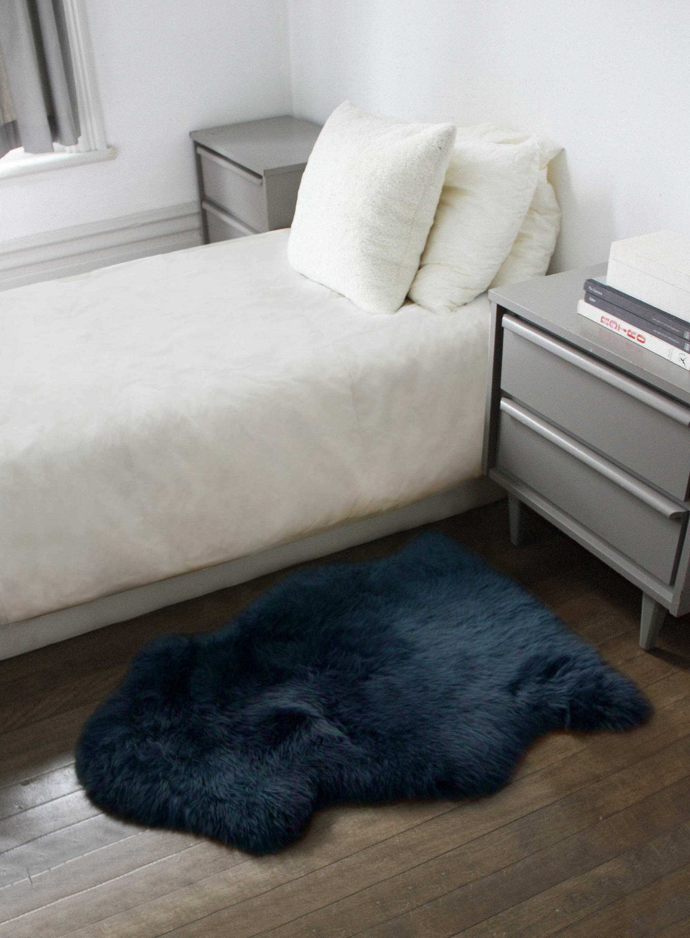 2' X 3' Navy New Zealand Natural Sheepskin Rug - Homeroots - Flyclothing LLC