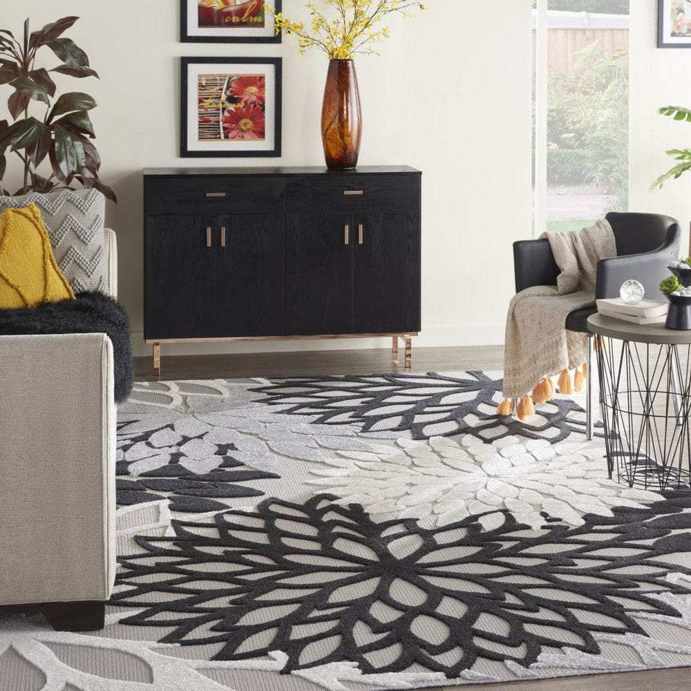 7' X 10' Black White Floral Indoor Outdoor Area Rug - Homeroots - Flyclothing LLC