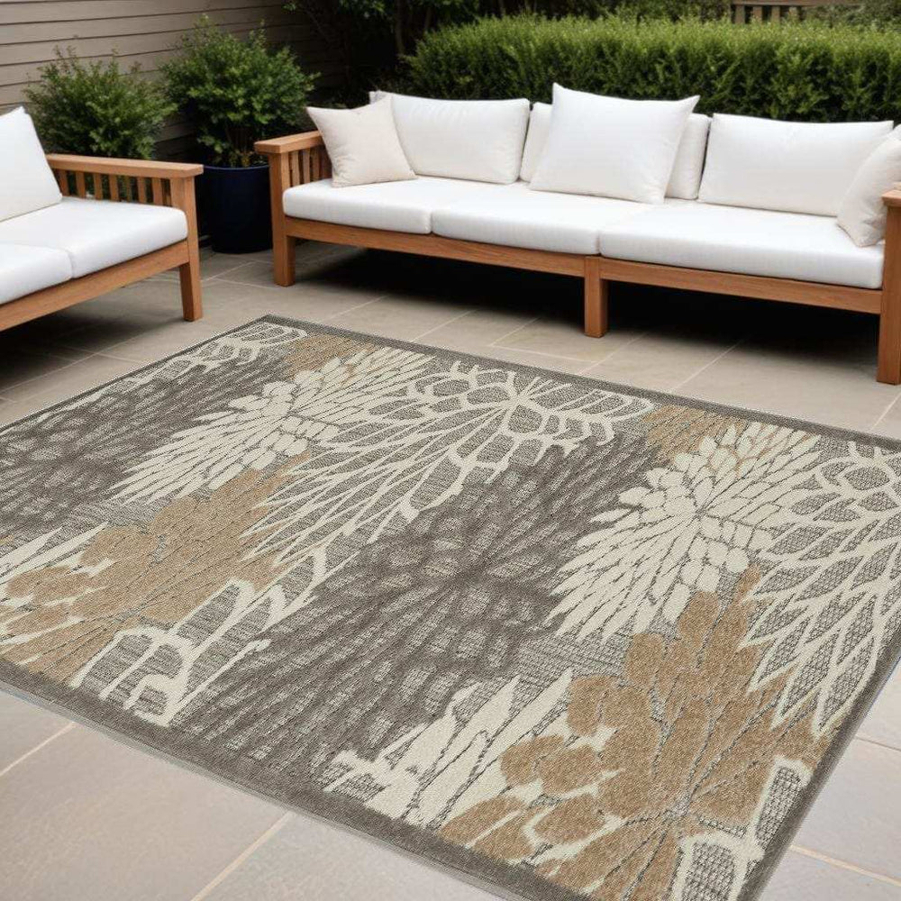 6' X 9' Gray And Ivory Floral Indoor Outdoor Area Rug - Homeroots - Flyclothing LLC