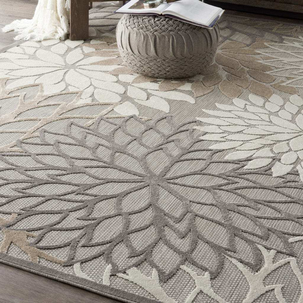 7' X 10' Gray And Ivory Floral Indoor Outdoor Area Rug - Homeroots - Flyclothing LLC