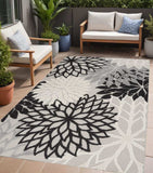 5' X 7' Black And White Floral Indoor Outdoor Area Rug - Homeroots - Flyclothing LLC