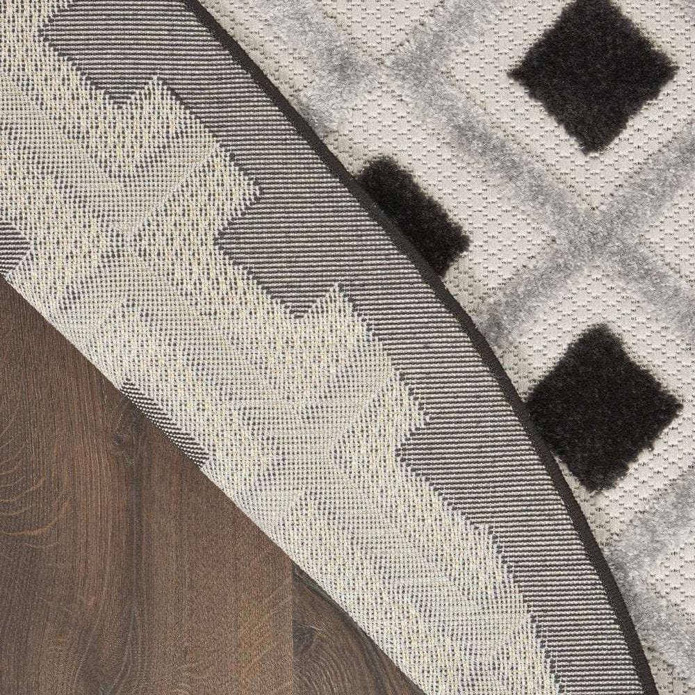 4' Round Black And White Round Geometric Indoor Outdoor Area Rug - Homeroots - Flyclothing LLC