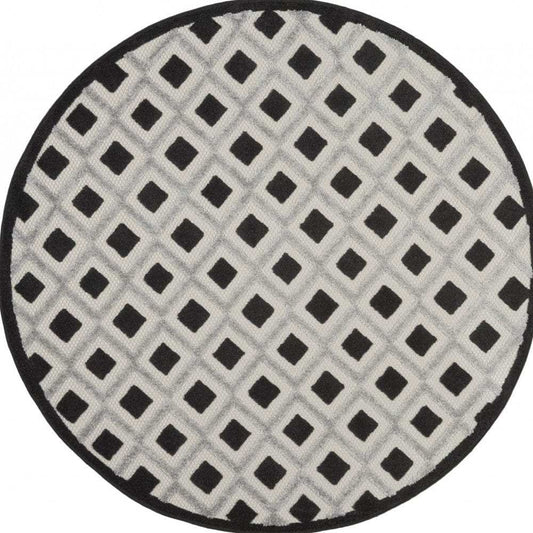 5' Round Black And White Round Geometric Indoor Outdoor Area Rug - Homeroots - Flyclothing LLC