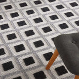 7' X 10' Black And White Geometric Indoor Outdoor Area Rug - Homeroots - Flyclothing LLC