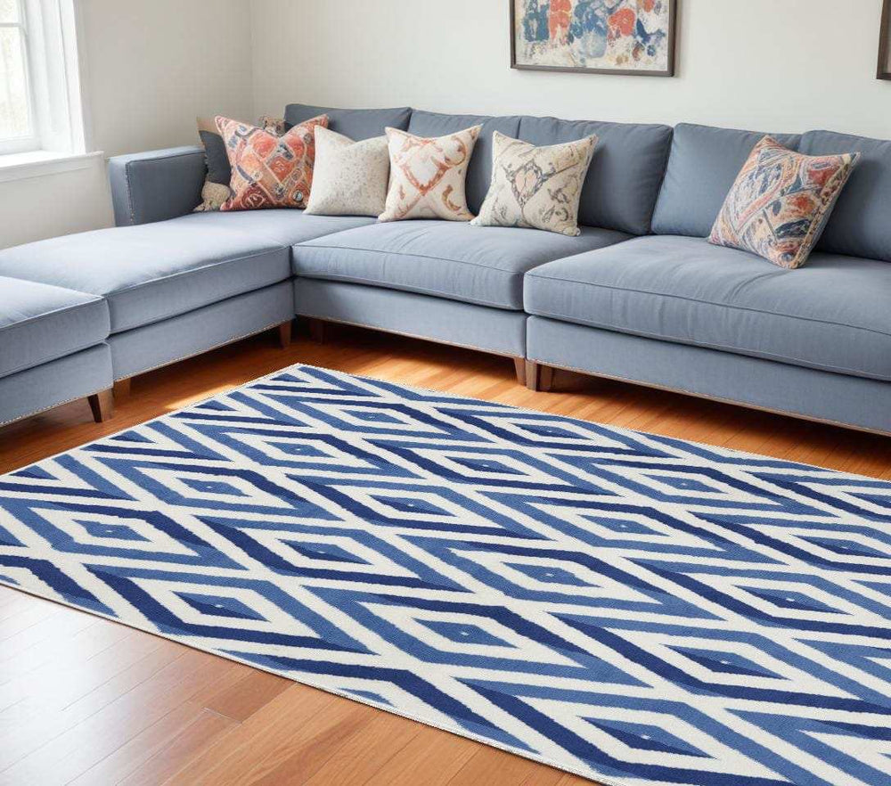6' X 9' Blue And Ivory Geometric Dhurrie Area Rug - Homeroots - Flyclothing LLC