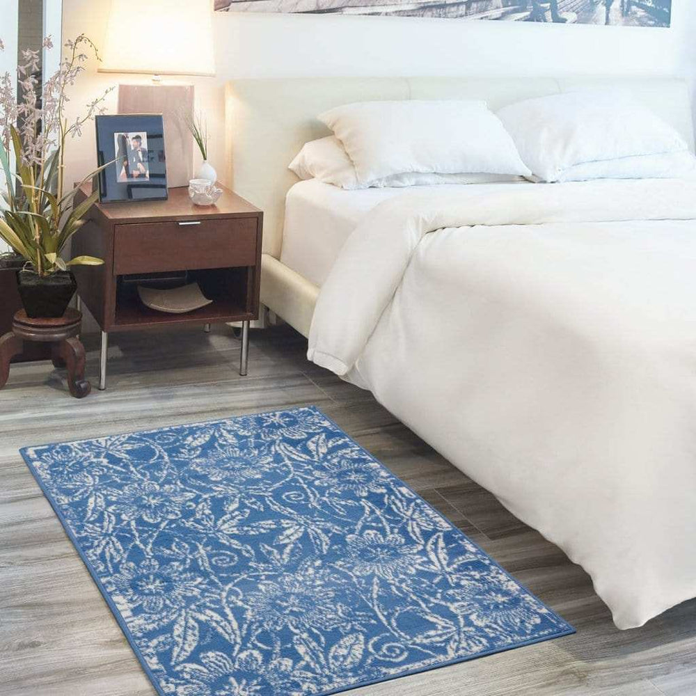 5' X 7' Blue Floral Dhurrie Area Rug - Homeroots - Flyclothing LLC