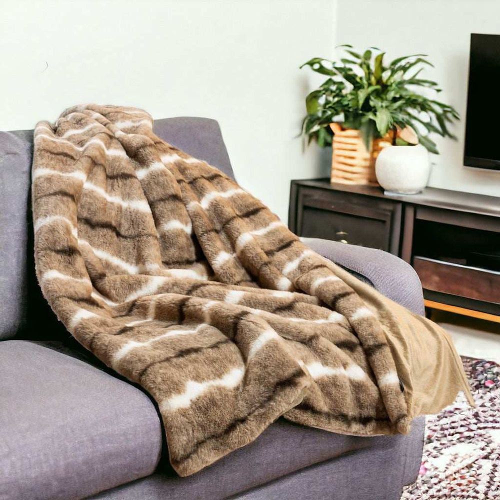 Beige Faux Fur Ombre Plush Throw - Homeroots - Flyclothing LLC