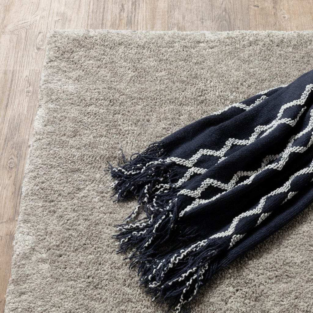 7' X 10' Modern Shaggy Soft Gray Indoor Area Rug - Homeroots - Flyclothing LLC