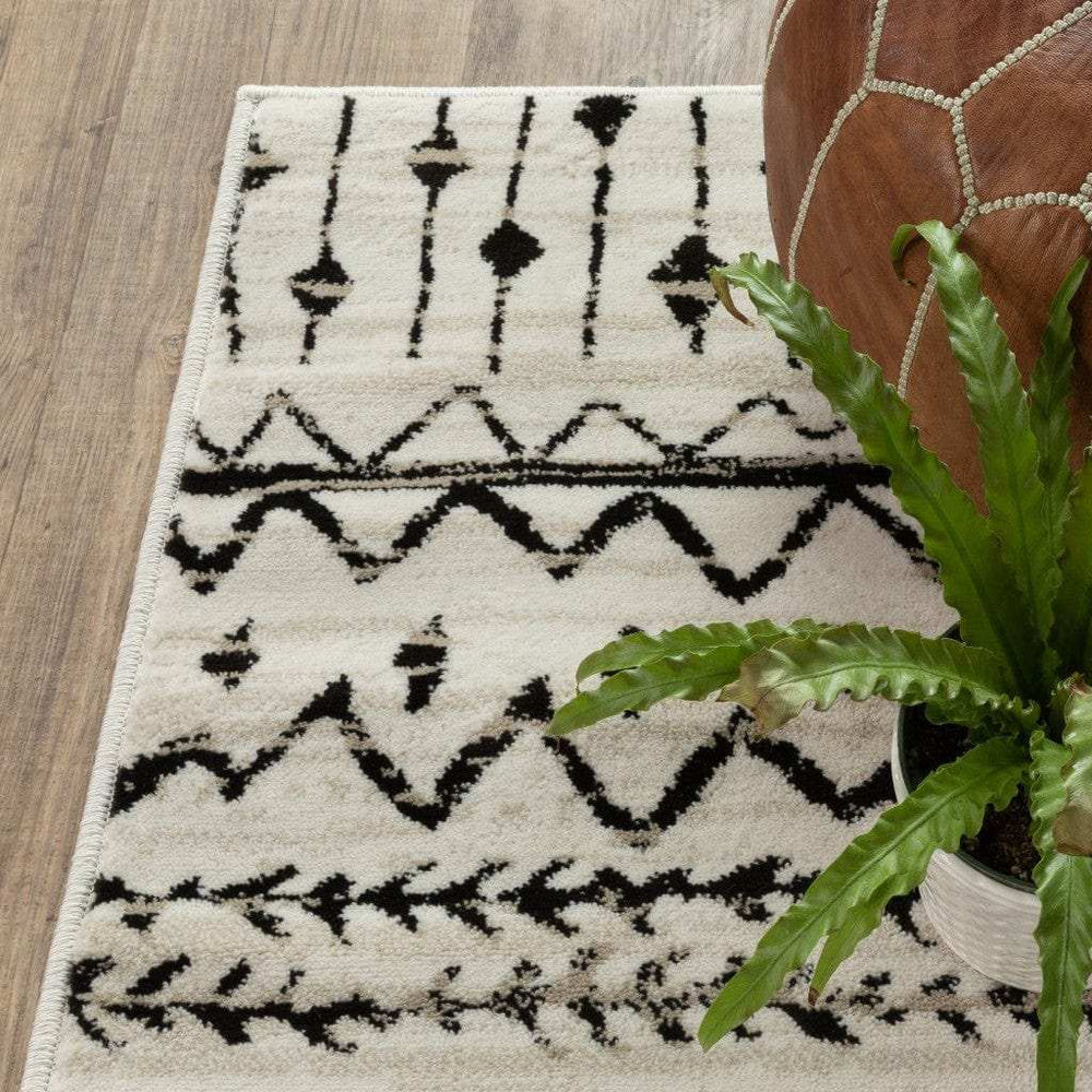 5' X 7' Ivory And Black Eclectic Patterns Indoor Area Rug - Homeroots - Flyclothing LLC