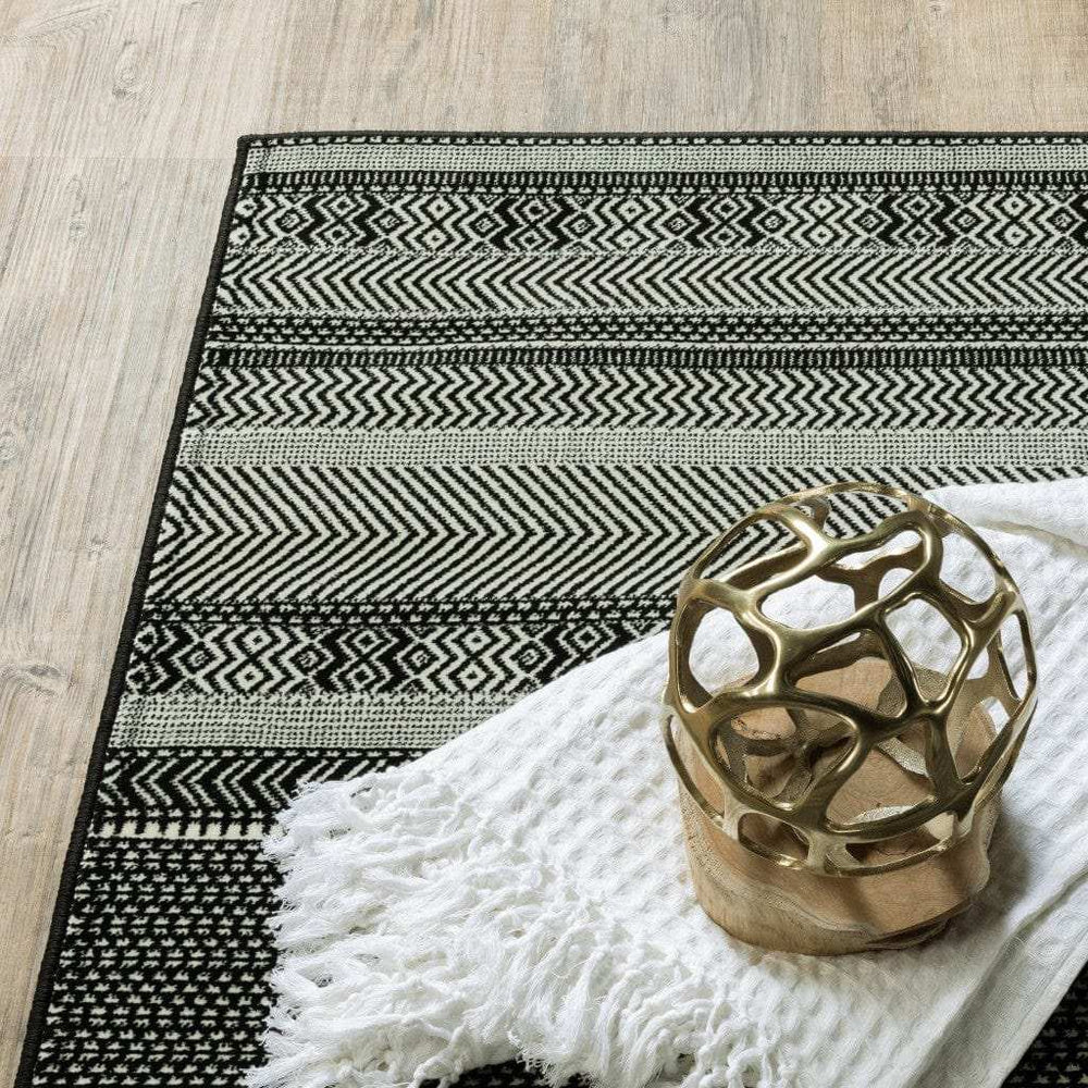 9' X 12' Black Ivory Machine Woven Geometric Indoor Area Rug - Homeroots - Flyclothing LLC
