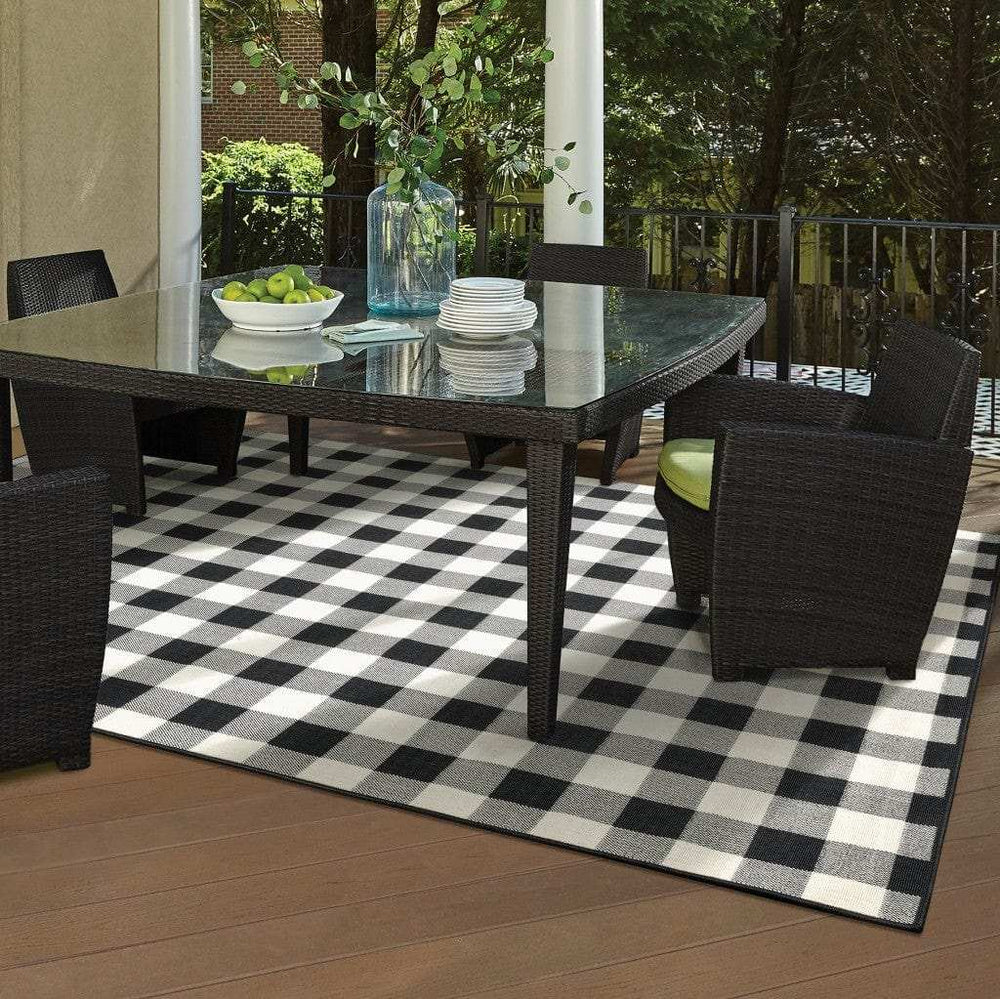 7' X 10' Black and Ivory Indoor Outdoor Area Rug - Homeroots - Flyclothing LLC