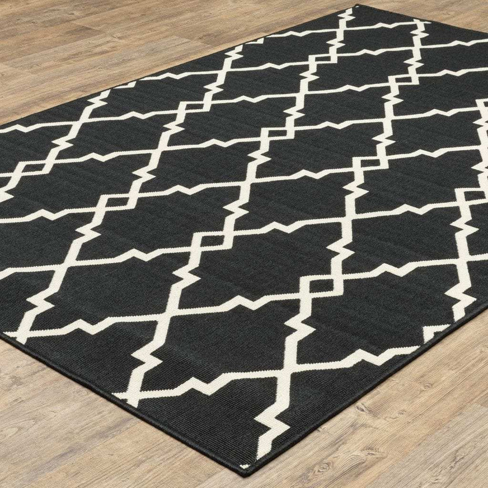 4' X 6' Black and Ivory Indoor Outdoor Area Rug - Homeroots - Flyclothing LLC