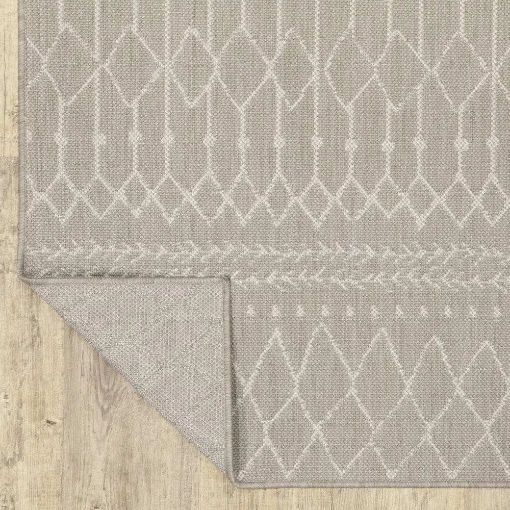 7' X 9' Gray and Ivory Indoor Outdoor Area Rug - Homeroots - Flyclothing LLC