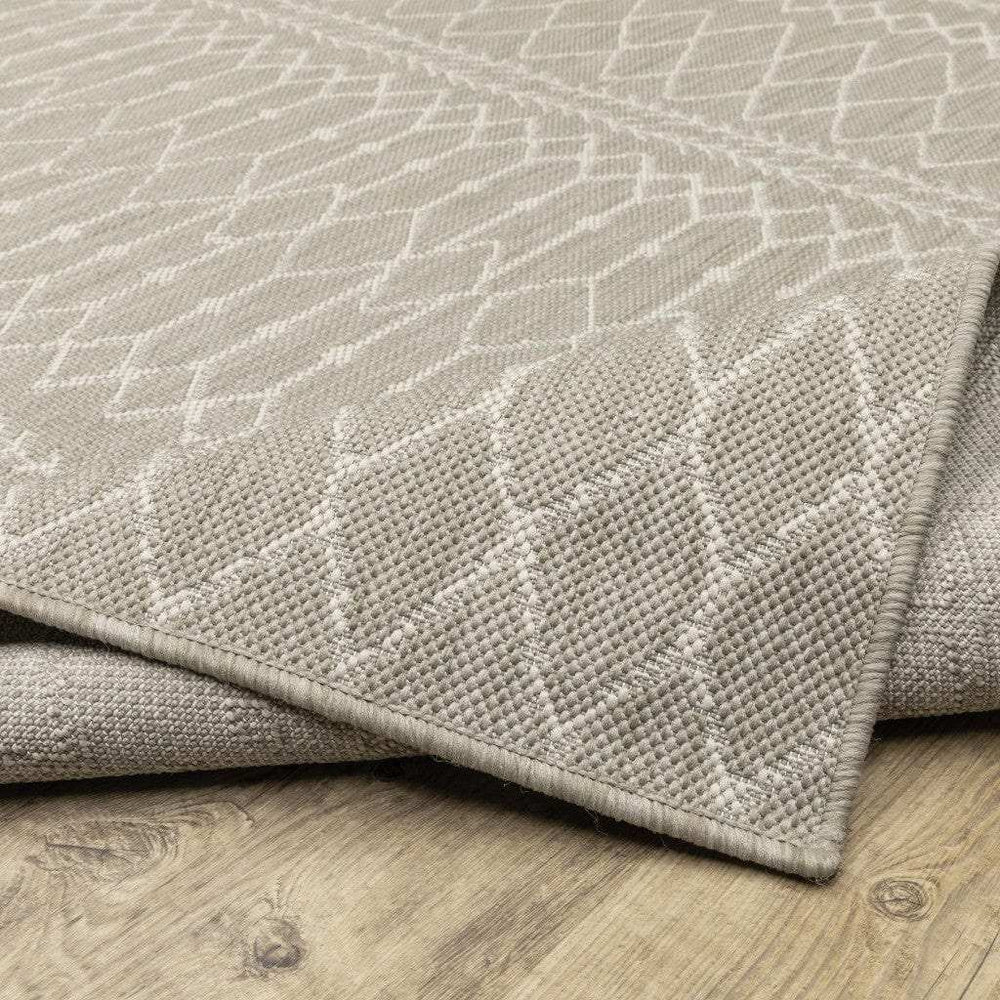 7' X 9' Gray and Ivory Indoor Outdoor Area Rug - Homeroots - Flyclothing LLC