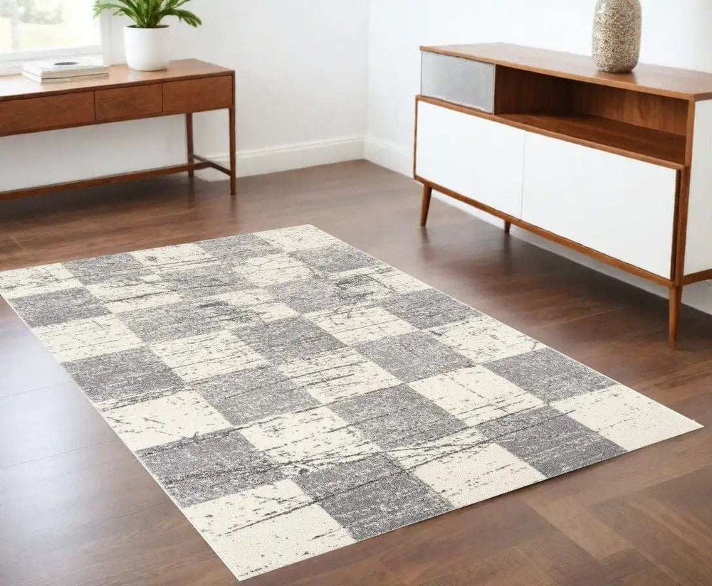 4' X 6' White And Gray Checkered Area Rug - Homeroots - Flyclothing LLC