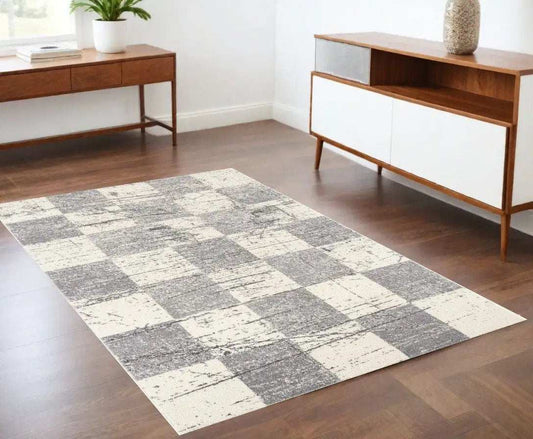 4' X 6' White And Gray Checkered Area Rug - Homeroots - Flyclothing LLC