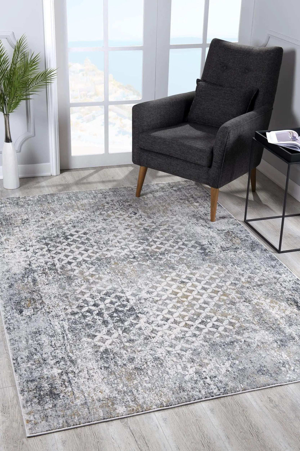 4' X 6' Gray And Ivory Distressed Area Rug - Homeroots - Flyclothing LLC