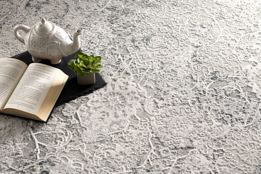 5' X 7' Gray and Ivory Abstract Area Rug - Homeroots - Flyclothing LLC