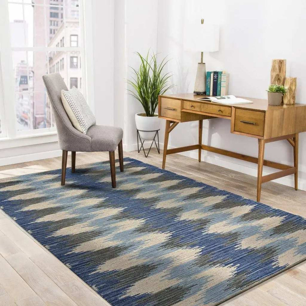 5' X 7' Blue and Cream Ikat Pattern Area Rug - Homeroots - Flyclothing LLC