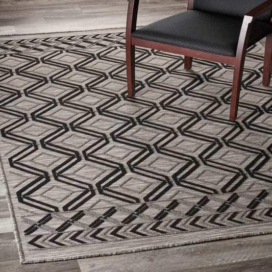5' X 7' Black And Tan Indoor Outdoor Area Rug - Homeroots - Flyclothing LLC