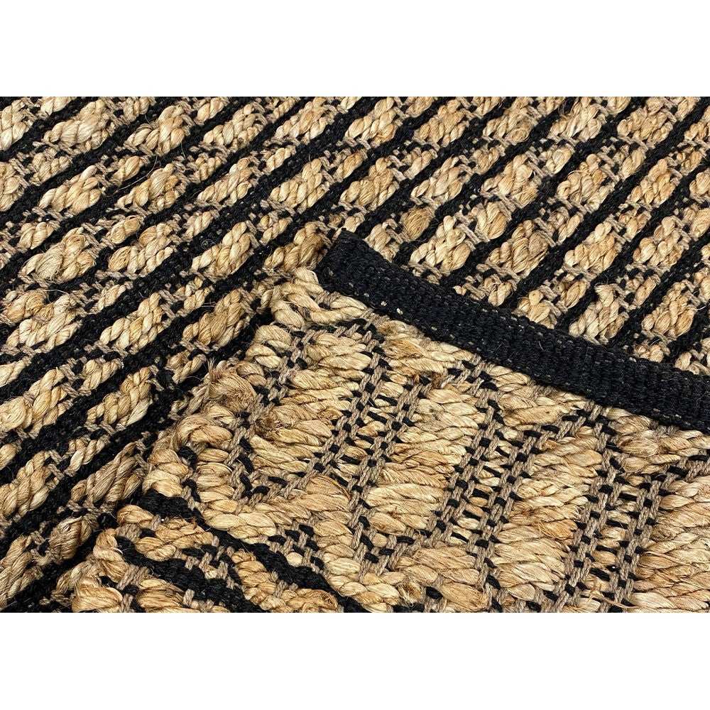 5' X 7' Tan and Black Hand Woven Area Rug - Homeroots - Flyclothing LLC