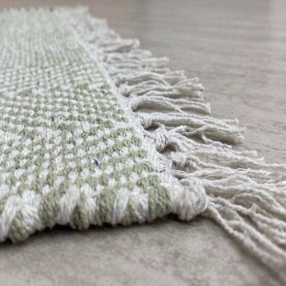 2' X 4' Green and White Hand Woven Area Rug - Homeroots - Flyclothing LLC