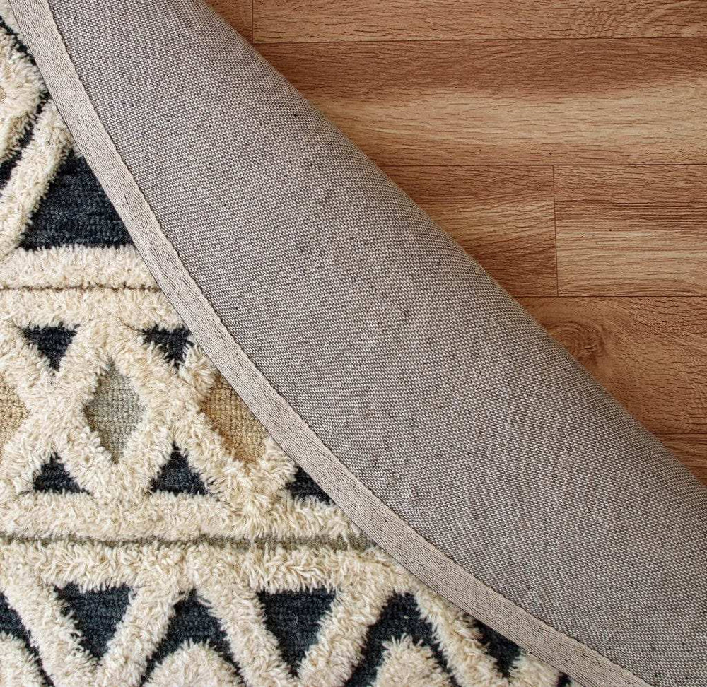 6' Round Blue and Cream Striped Diamonds Area Rug - Homeroots - Flyclothing LLC