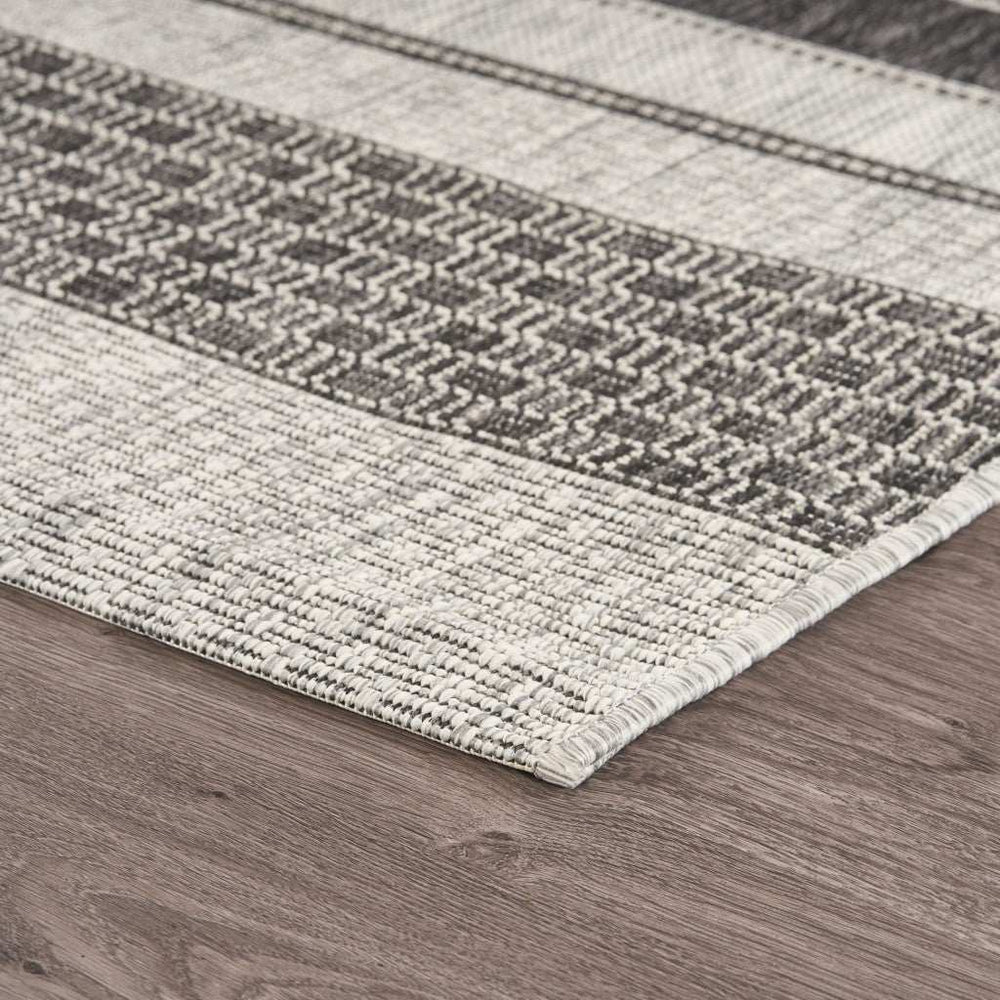 5' X 8' Gray And Black Indoor Outdoor Area Rug - Homeroots - Flyclothing LLC
