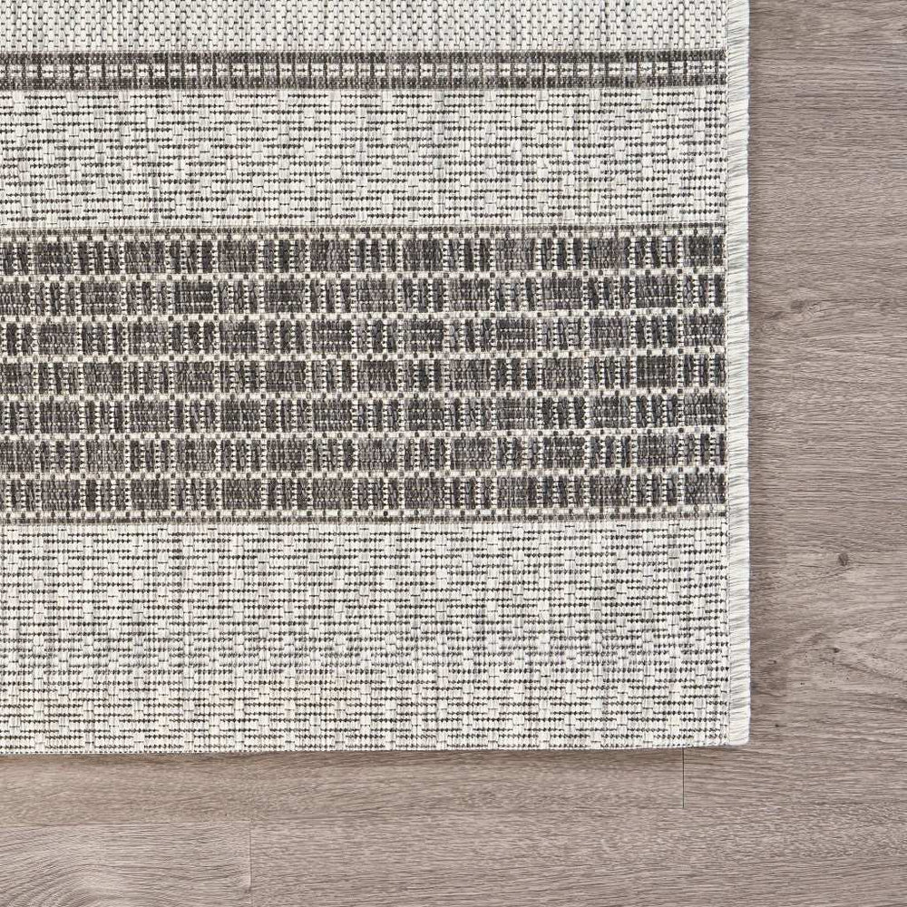 5' X 8' Gray And Black Indoor Outdoor Area Rug - Homeroots - Flyclothing LLC