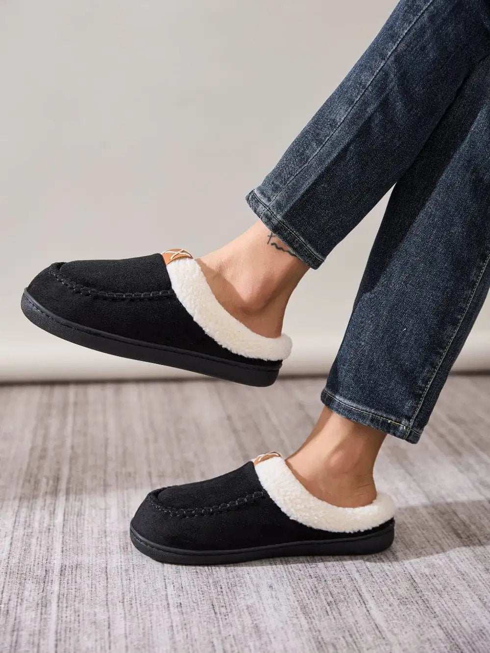 Contrast Round Toe Flat Slippers - Trendsi - Flyclothing LLC
