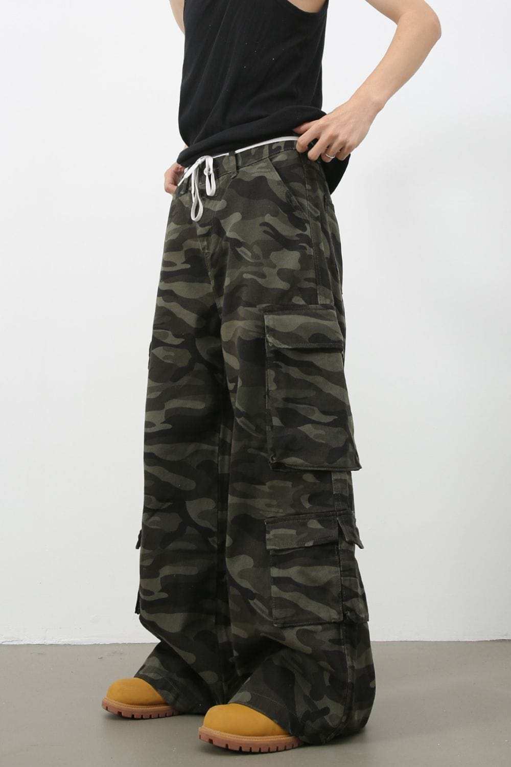 Men's Camouflage Wide Leg Jeans with Cargo Pockets - Trendsi - Flyclothing LLC