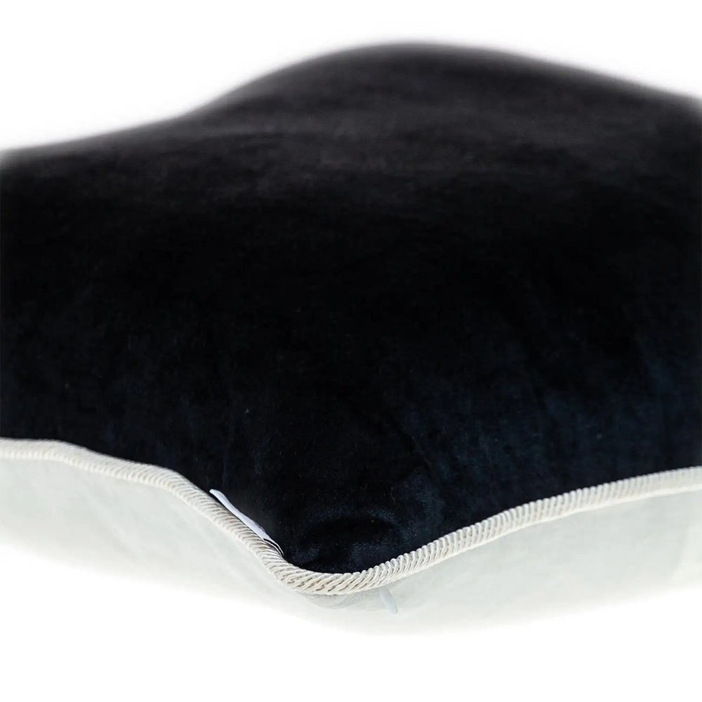 20" Black and White Throw Pillow - Homeroots - Flyclothing LLC